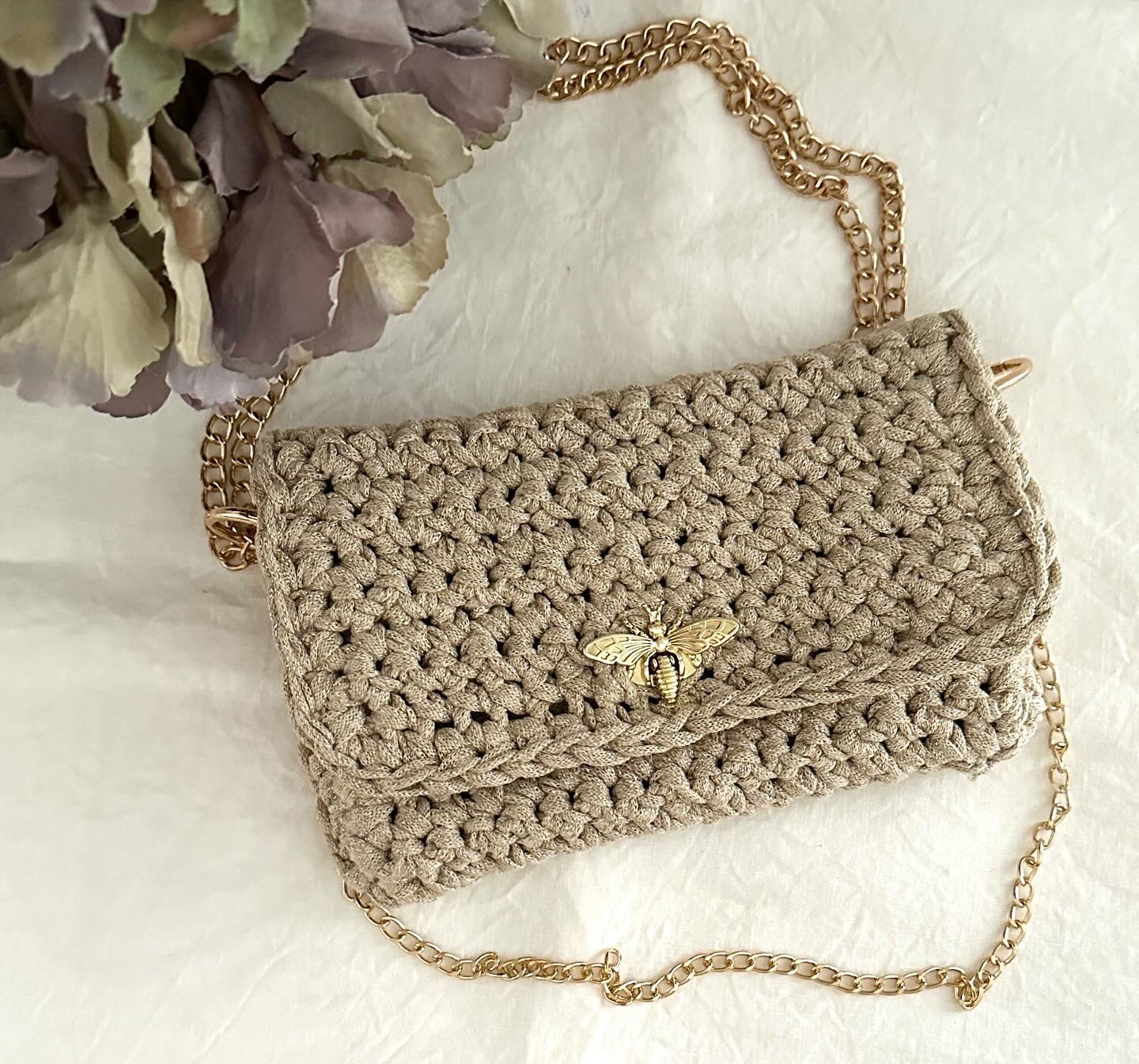 Sac crochet fermoir abeille 